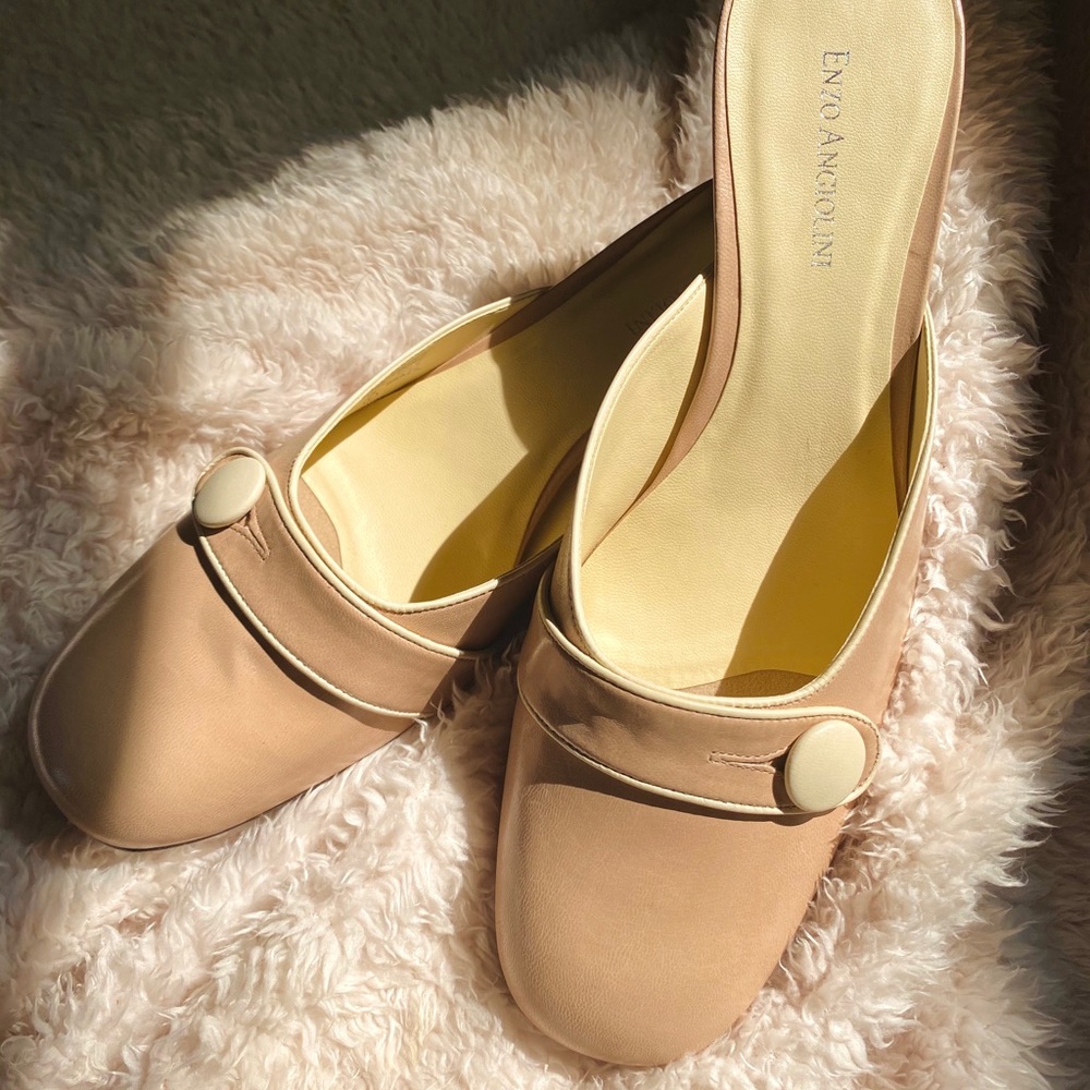 Vintage style slip on leather heels 💞